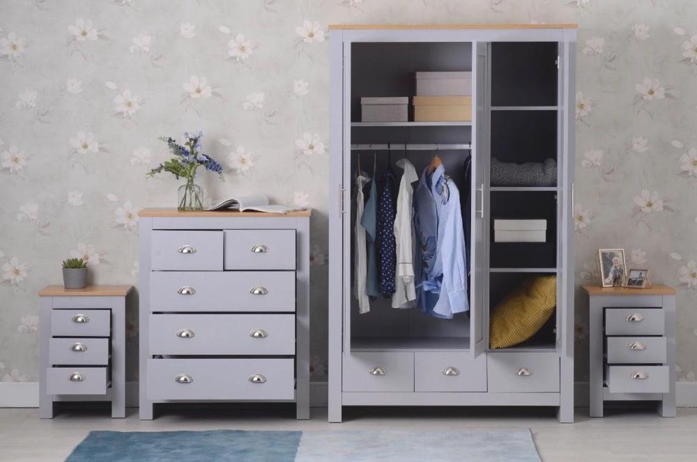 Heritage Set of Four Bedroom Piece with Grey and Oak Finish