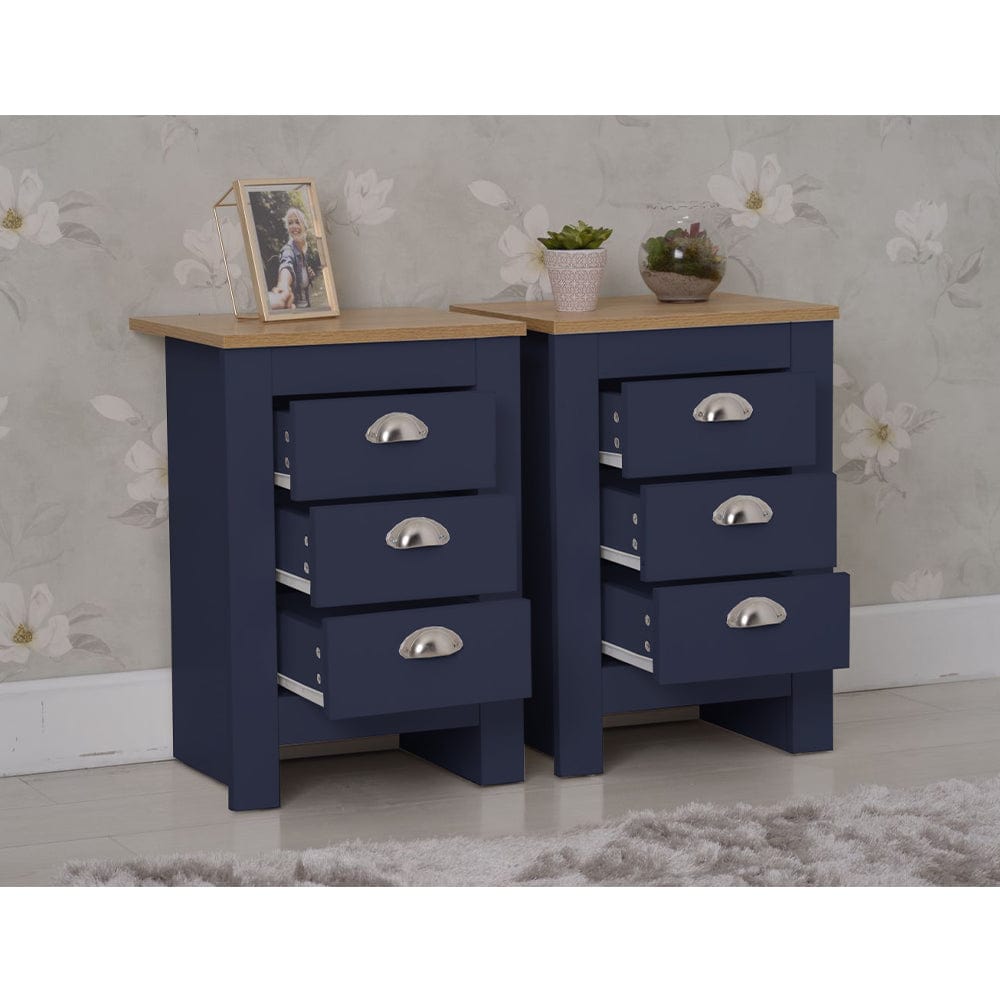 Set of 2 Heritage Bedside Tables Storage Cabinet