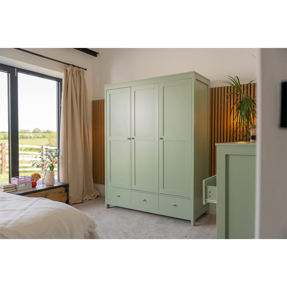Neo 4 Pieces Bedroom Wardrobe Set With Chest And Bedside Tables