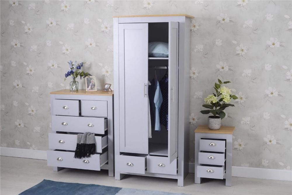 Heritage Set of Three Bedroom Piece with Grey and Oak Finish