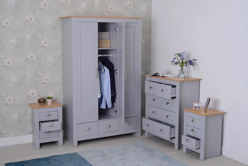 Heritage Set of Four Bedroom Piece with Grey and Oak Finish