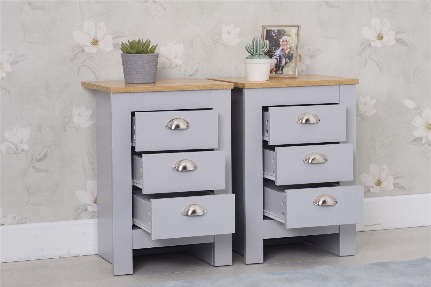 Heritage Set of Four Bedroom Piece with Grey and Oak Finish